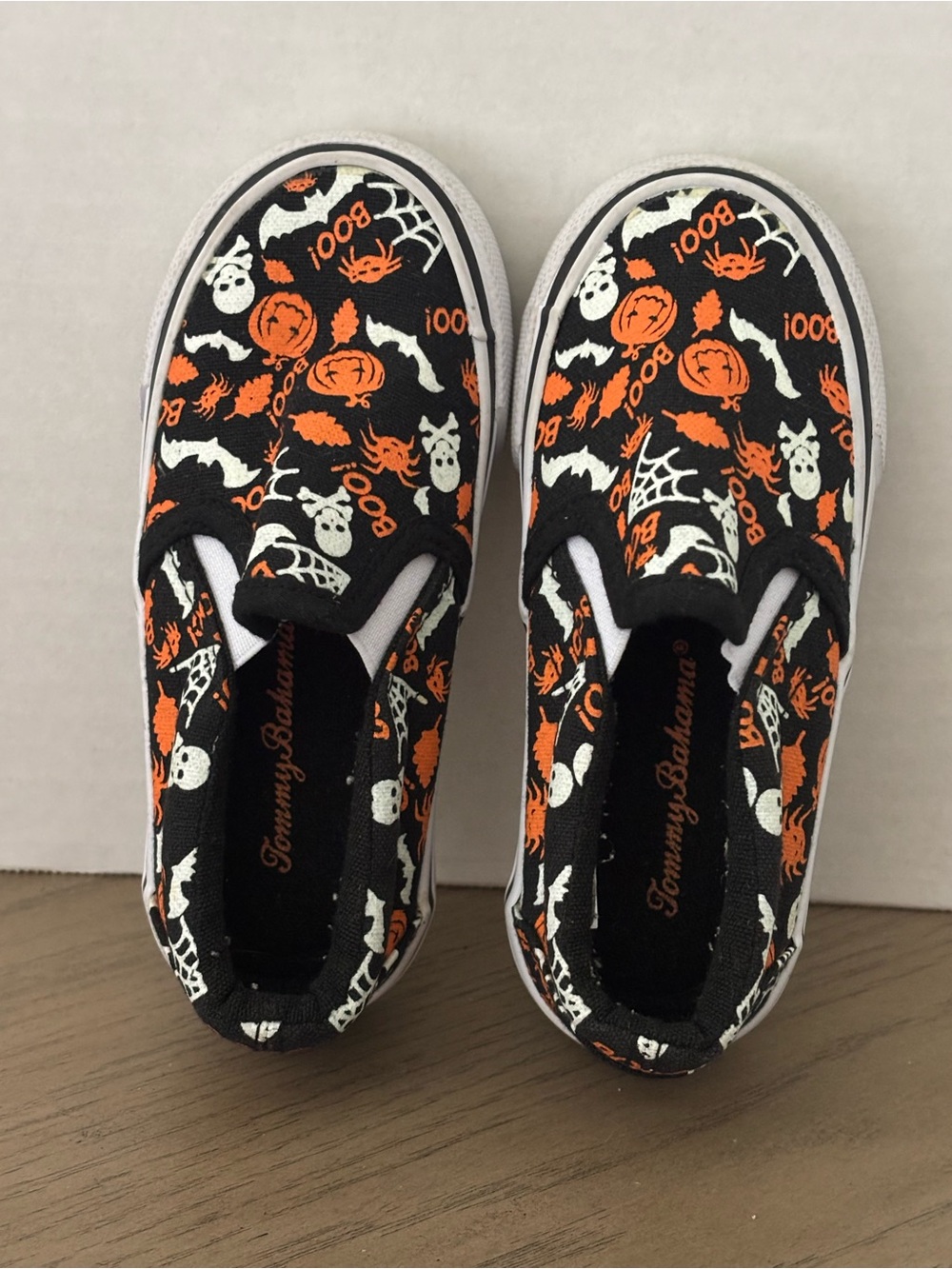 Tommy Bahama Childs Toddler Sz 9 Halloween Colors Glow In Dark Canvas Slip Ons